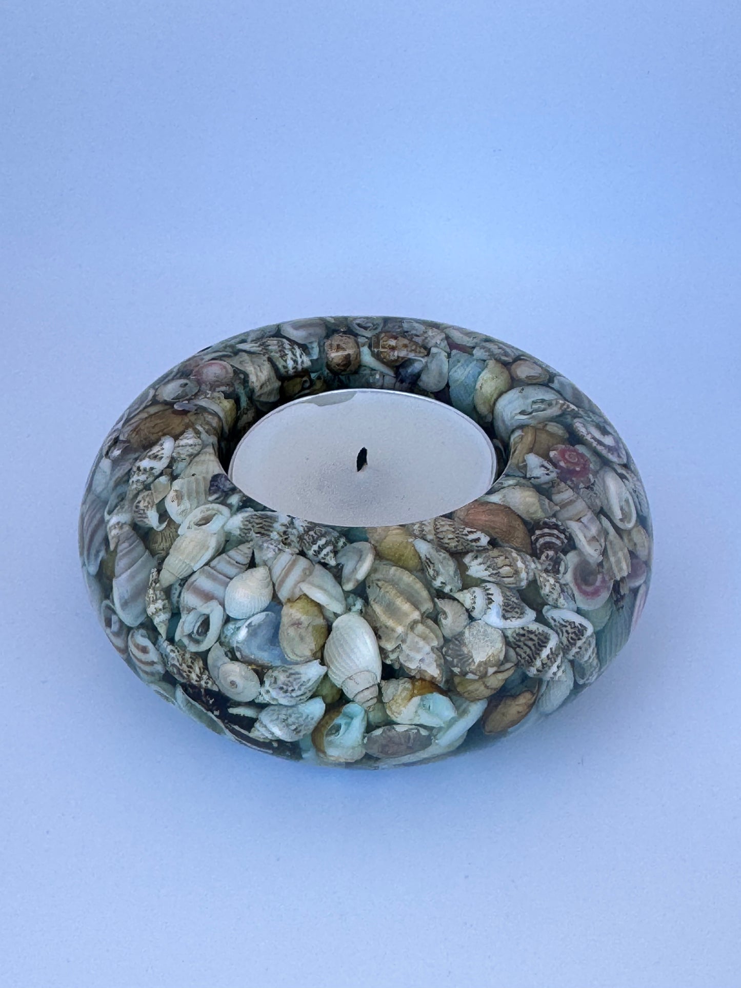 Seashell tea light holder